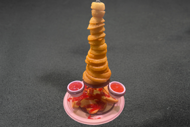 フライドオニオンリングタワー ポテトフライのセット