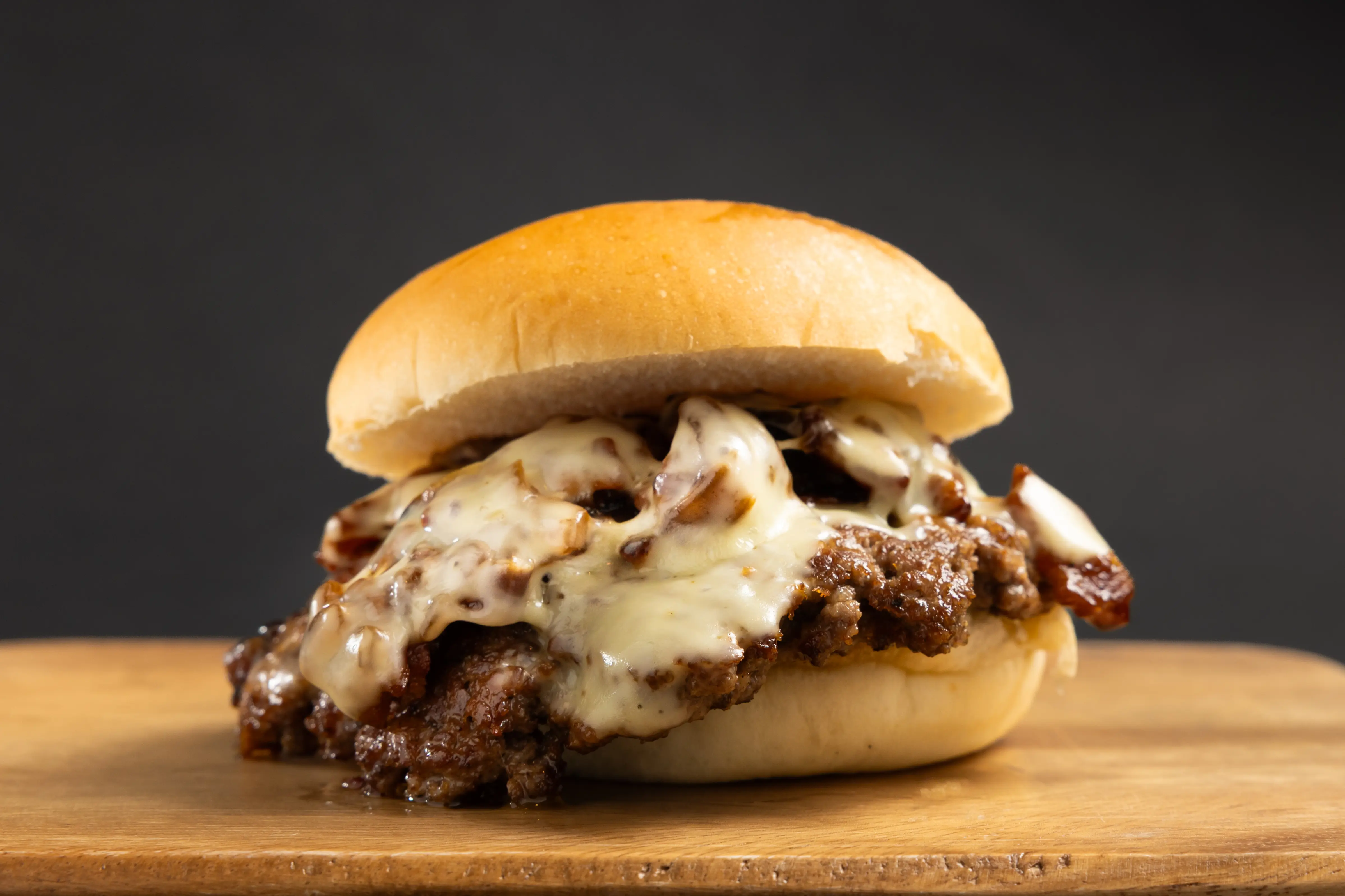 山崎ベーコンジャムバーガー