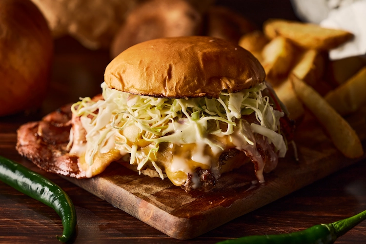 国産牛100% 自家製味噌マヨ・バーガー