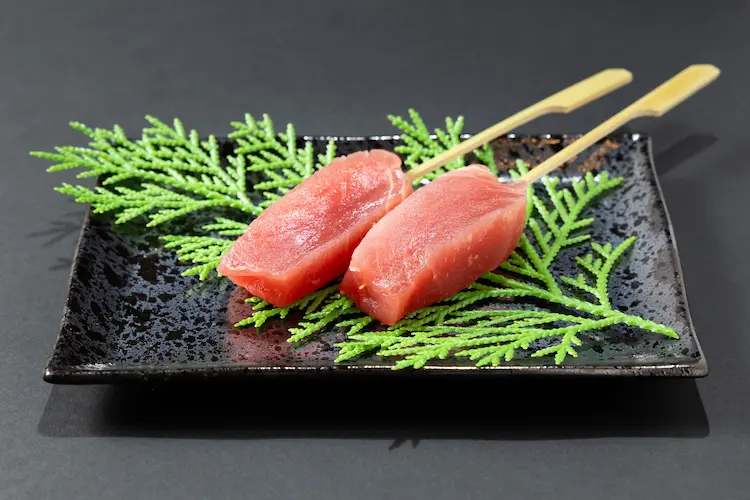 生マグロ串
